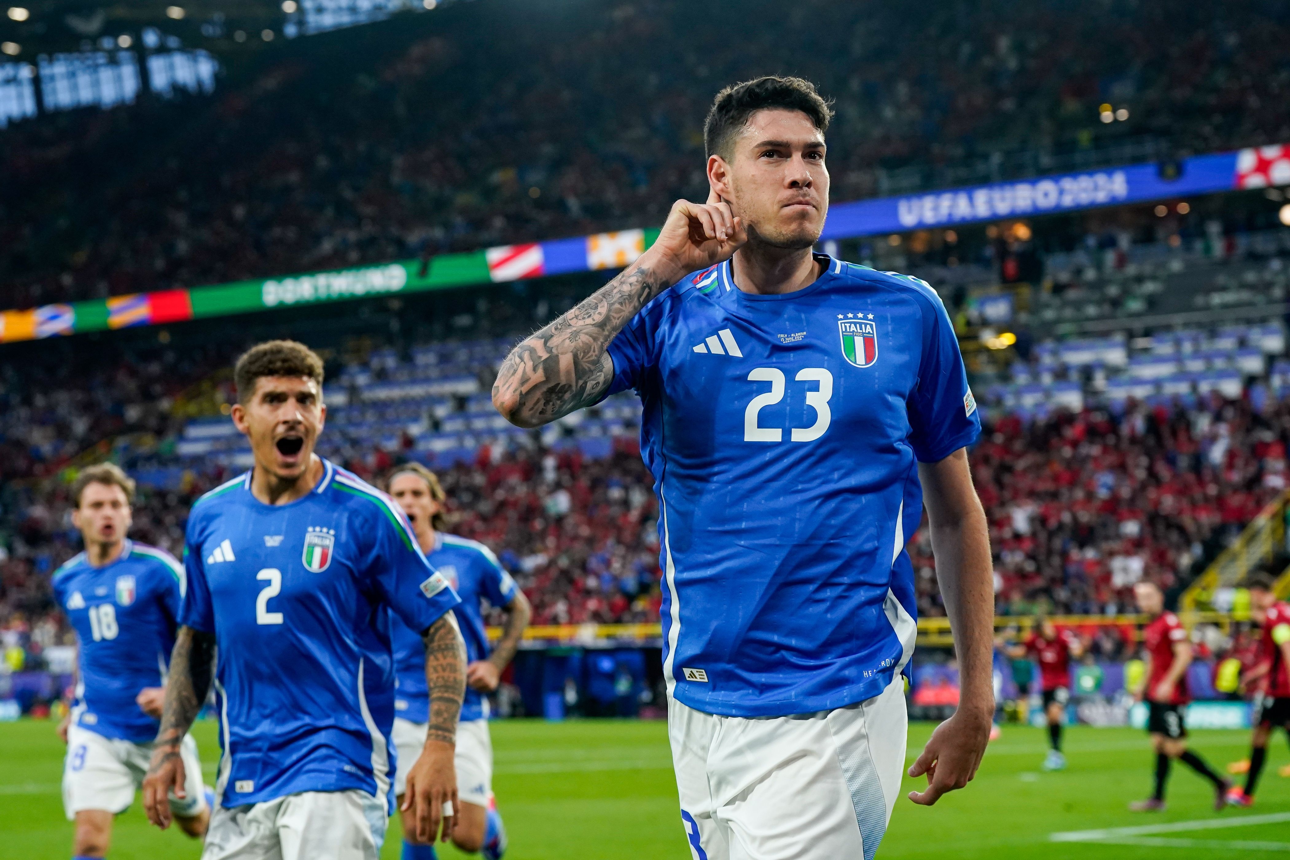 世界杯赛事直播官方app下载-晚邮报：加图索从未考虑过不征召巴斯托尼，一直给予他关怀和鼓励