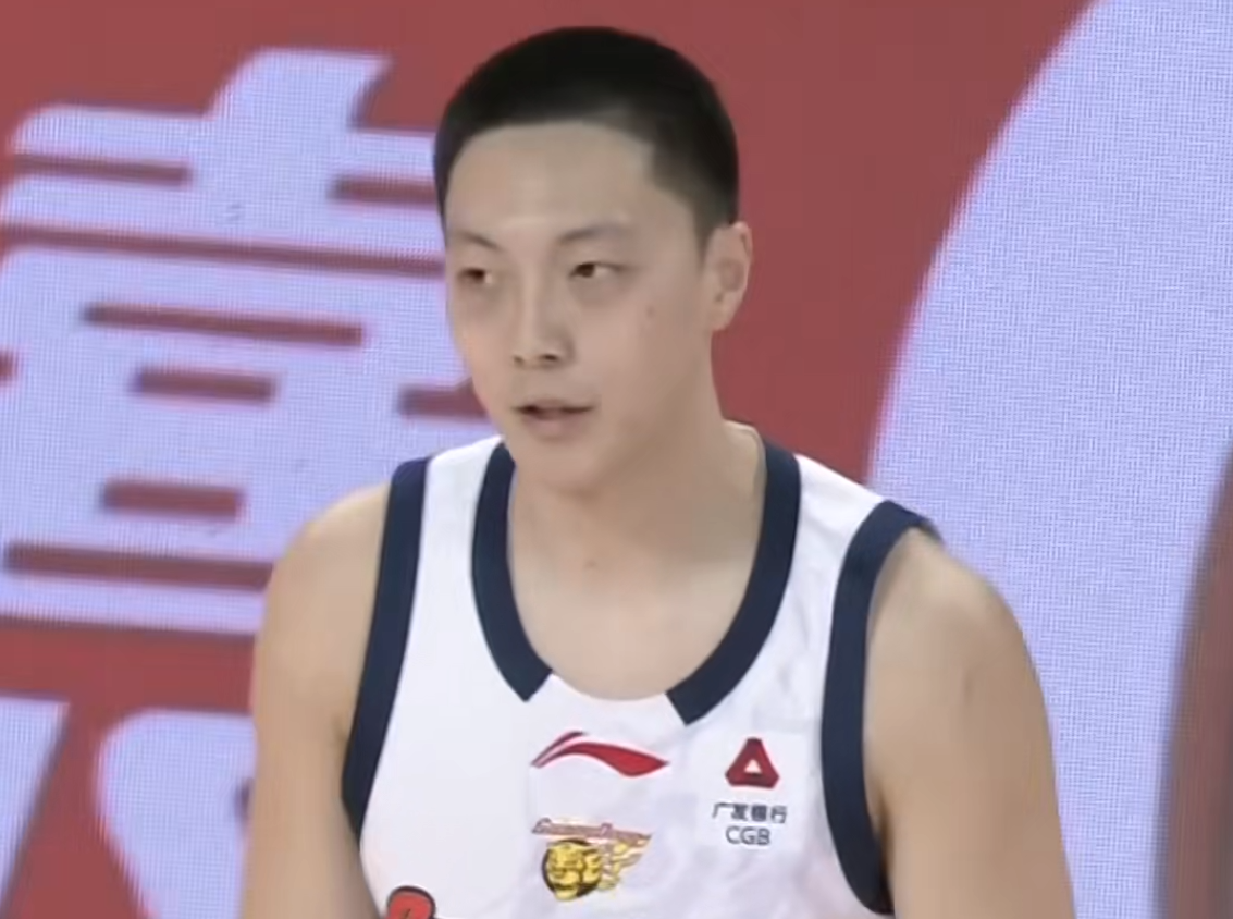 世界杯赛事直播官方app下载-广东9分领先吉林!徐杰进攻打疯了,奎因轰21+4,萨姆纳神奇三分