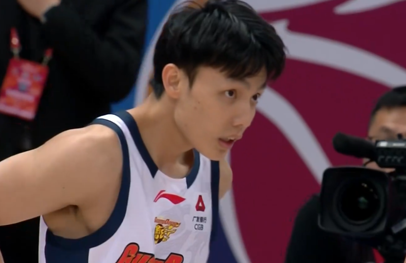 世界杯赛事直播官方app下载-广东9分领先吉林!徐杰进攻打疯了,奎因轰21+4,萨姆纳神奇三分