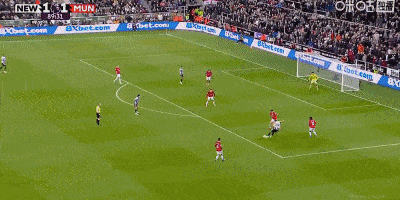 世界杯下载安装指南-半场多打1人遭绝杀！曼联1-2十人纽卡 近12轮首败 B费送点后助攻