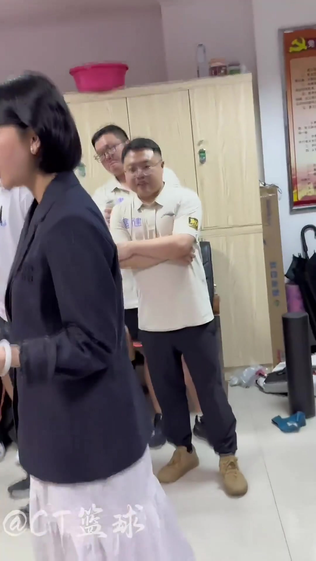 双杀广东！福建执行董事伍佰兰表扬全队 皮特森比手势要3倍赢球奖